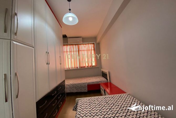 Shtepi me qera Apartament ne Tirane, 3+1, Mobilimi E mobiluar, Pagesa 600  Euro.