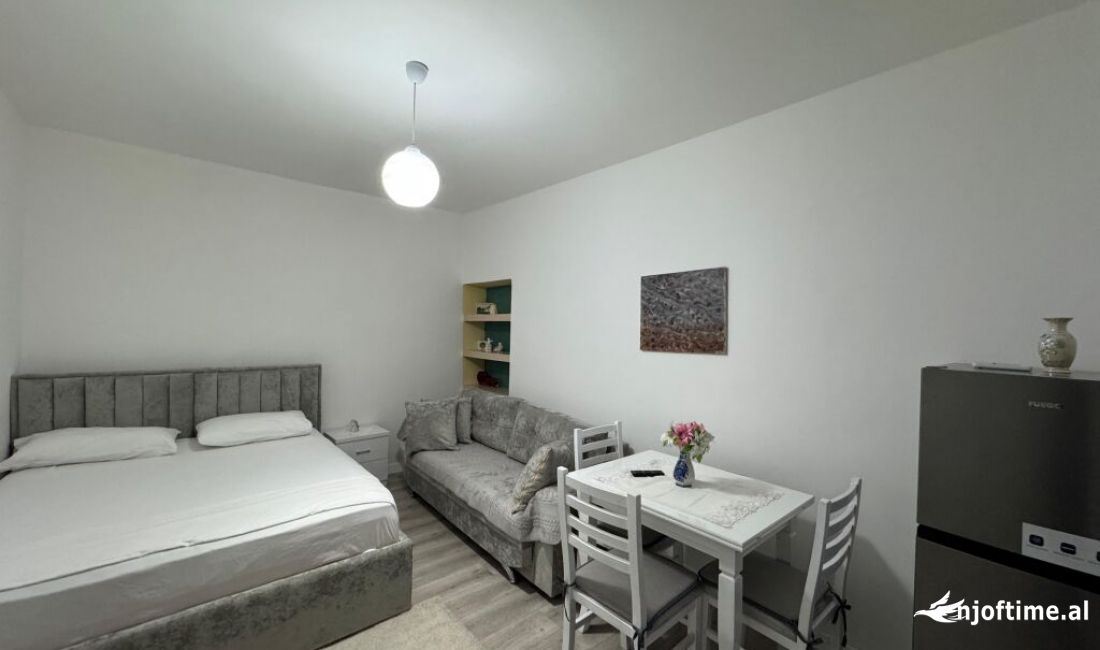 Shtepi me qera Apartament ne Tirane, Garsoniere, Mobilimi E mobiluar, Pagesa 450  Euro.