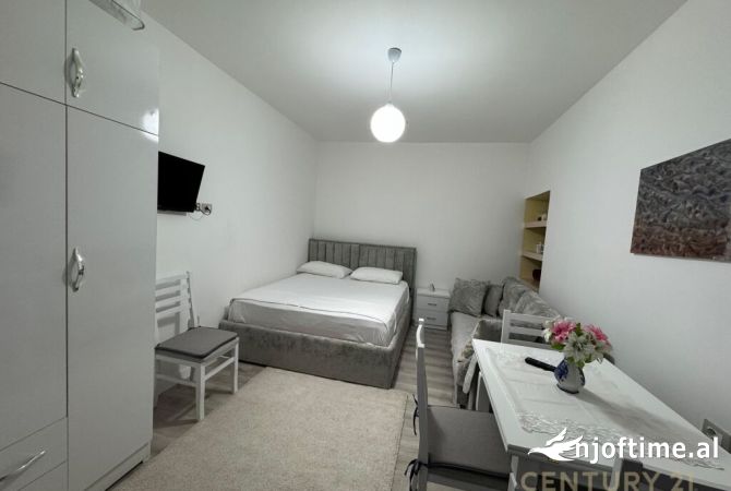 Shtepi me qera Apartament ne Tirane, Garsoniere, Mobilimi E mobiluar, Pagesa 450  Euro.