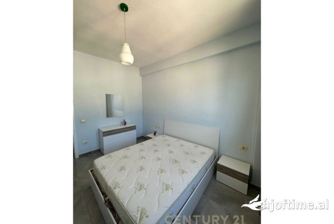 Shtepi me qera Apartament ne Tirane, 1+1, Mobilimi E mobiluar, Pagesa 450  Euro.