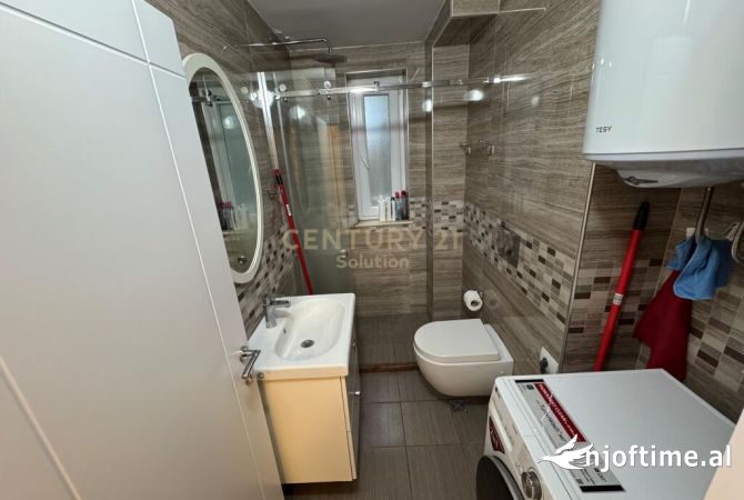 Shtepi me qera Apartament ne Tirane, 2+1, Mobilimi E mobiluar, Pagesa 650  Euro.