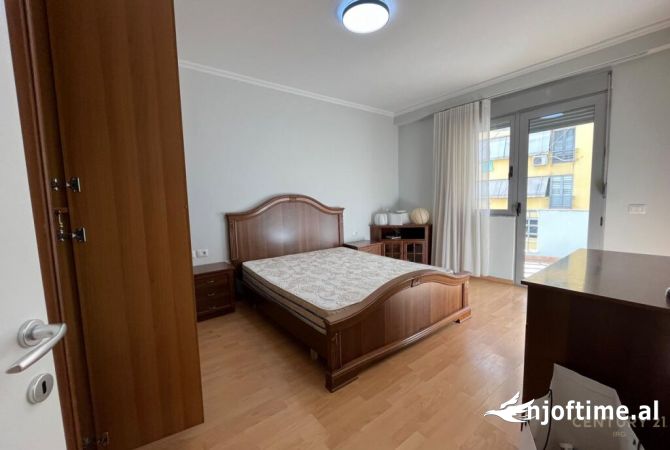 Shtepi me qera Apartament ne Tirane, 2+1, Mobilimi E mobiluar, Pagesa 750  Euro.