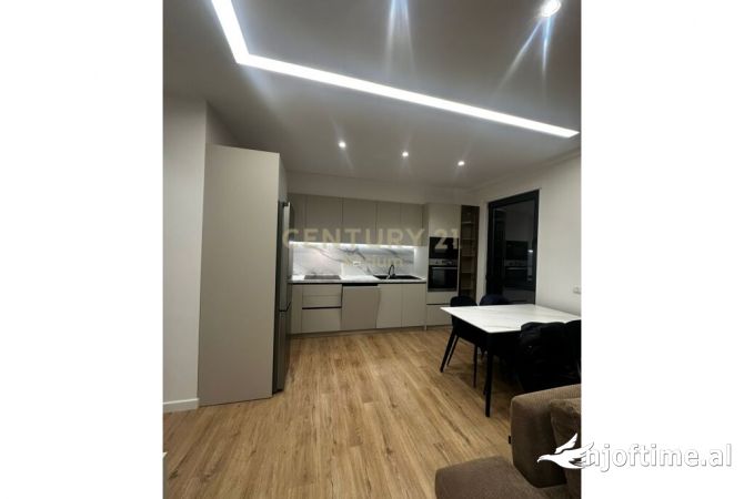 Shtepi me qera 2+1 ne Tirane - 750 Euro