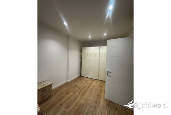Shtepi me qera 2+1 ne Tirane - 750 Euro