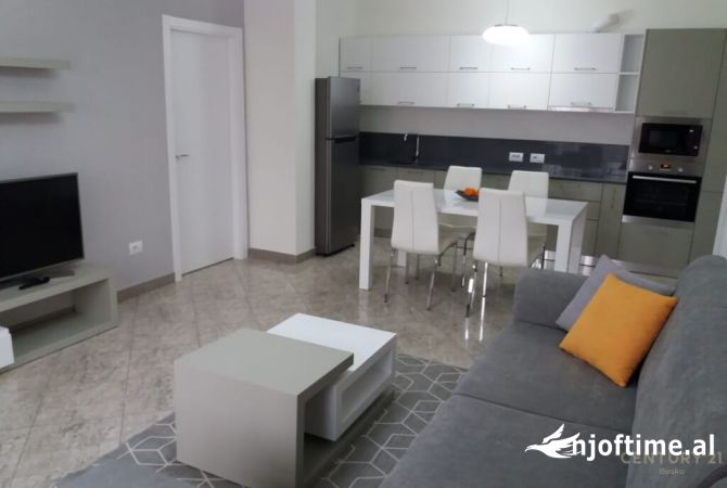 Shtepi me qera Apartament ne Tirane, 2+1, Mobilimi E mobiluar, Pagesa 900  Euro.