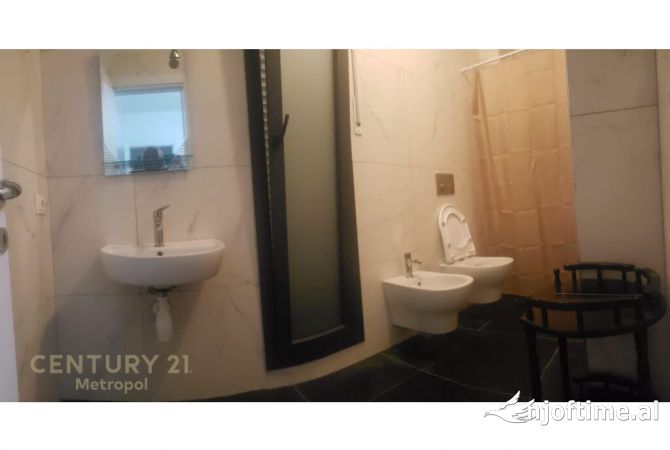 Shtepi me qera Apartament ne Tirane, 2+1, Mobilimi E mobiluar, Pagesa 700  Euro.