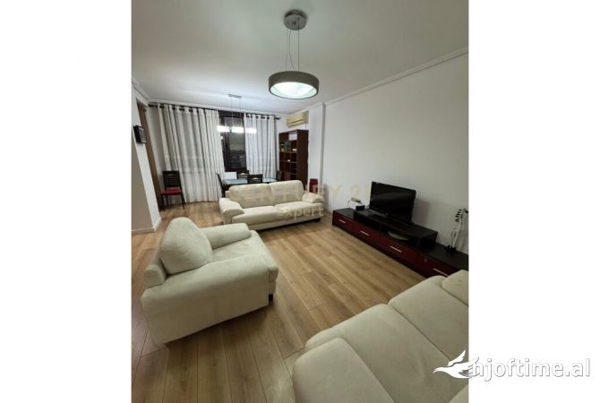 Shtepi me qera 2+1 ne Tirane - 650 Euro