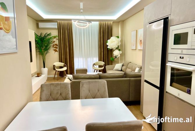 Shtepi me qera Apartament ne Tirane, 1+1, Mobilimi E mobiluar, Pagesa 750  Euro.