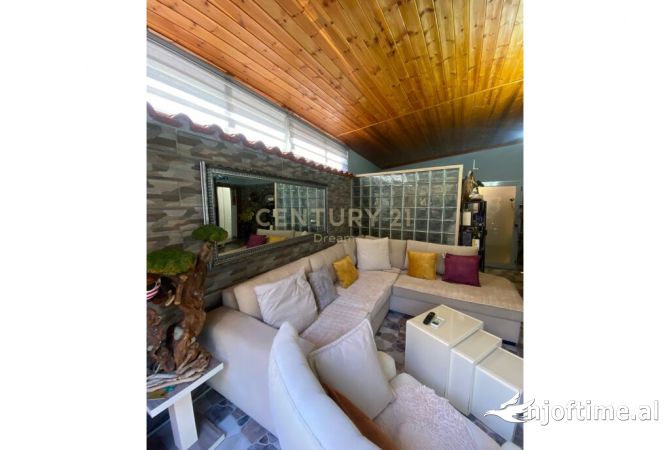 Shtepi me qera Apartament ne Tirane, 2+1, Mobilimi E mobiluar, Pagesa 550  Euro.