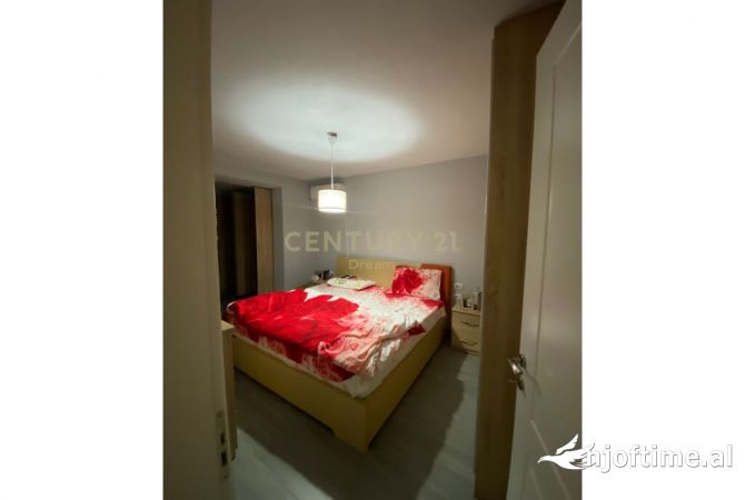 Shtepi me qera Apartament ne Tirane, 2+1, Mobilimi E mobiluar, Pagesa 550  Euro.