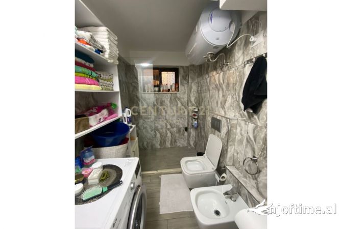 Shtepi me qera Apartament ne Tirane, 2+1, Mobilimi E mobiluar, Pagesa 550  Euro.