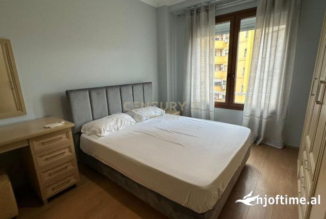 Shtepi me qera Apartament ne Tirane, 2+1, Mobilimi E mobiluar, Pagesa 800  Euro.