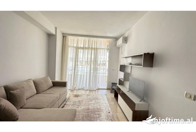 Shtepi me qera 2+1 ne Tirane - 450 Euro
