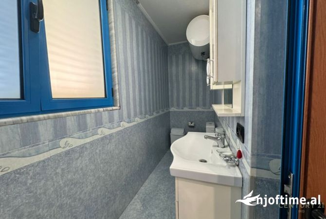 Shtepi ne shitje Apartament ne Tirane, 2+1, Mobilimi E mobiluar, Pagesa 200,000  Euro.