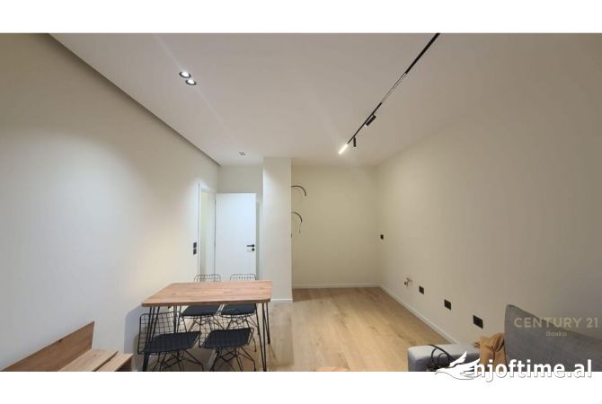 Shtepi ne shitje Apartament ne Tirane, 1+1, Mobilimi E mobiluar, Pagesa 110,000  Euro.