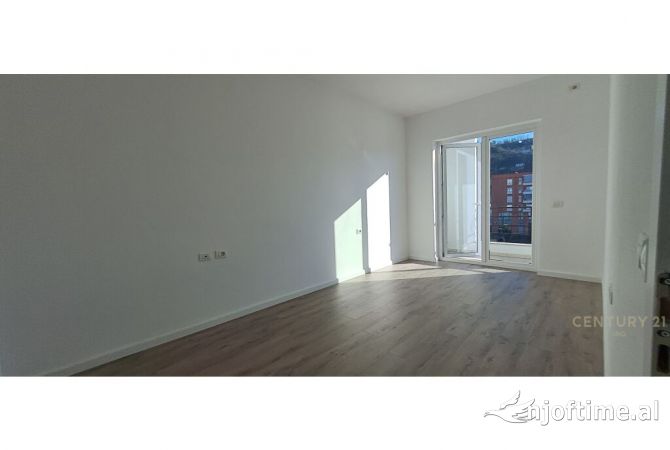 Shtepi ne shitje Apartament ne Tirane, 2+1, Mobilimi Bosh, pa mobiluar, Pagesa 141,000  Euro.