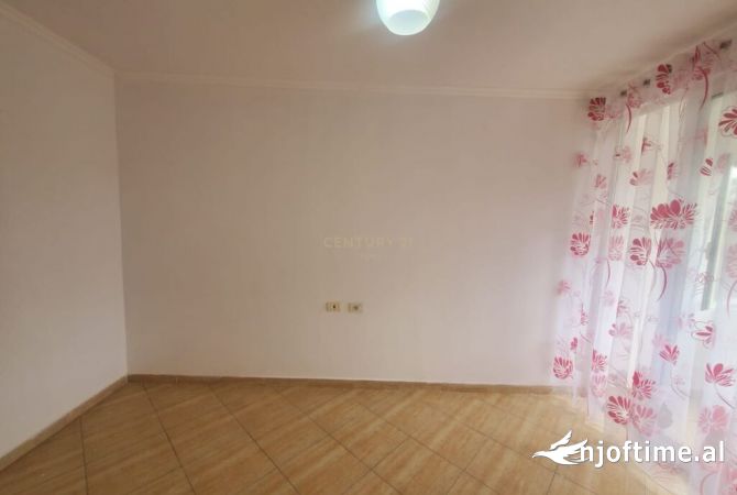 Shtepi ne shitje 1+1 ne Tirane - 92,000 Euro