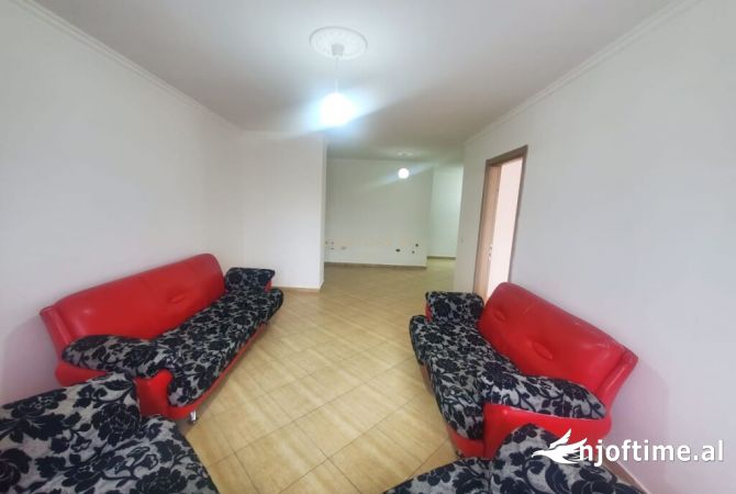 Shtepi ne shitje Apartament ne Tirane, 1+1, Mobilimi Bosh, pa mobiluar, Pagesa 92,000  Euro.