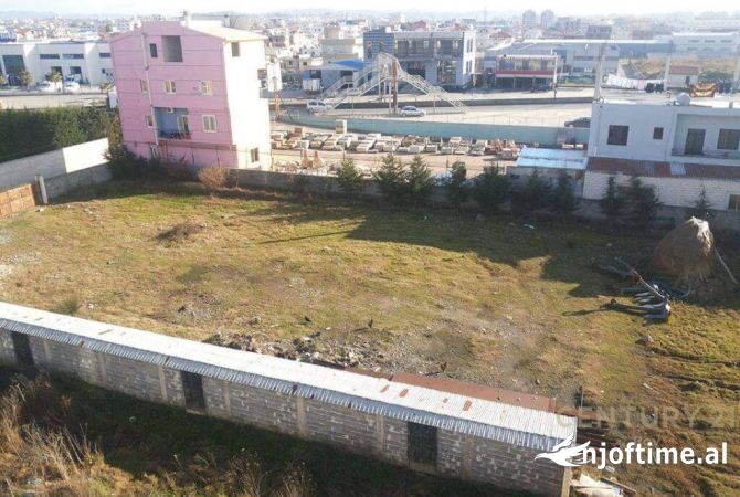 Truall ose Toke ne Durres - 675,000 Euro