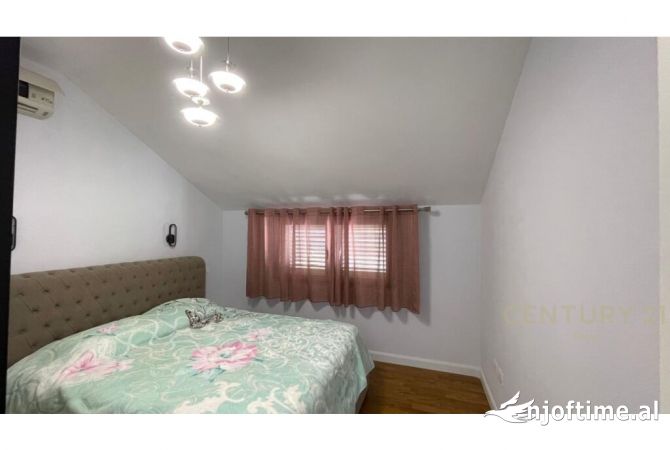 Shtepi ne shitje Vila Luksoze ne Durres, 3+1, Mobilimi E mobiluar, Pagesa 370,000  Euro.