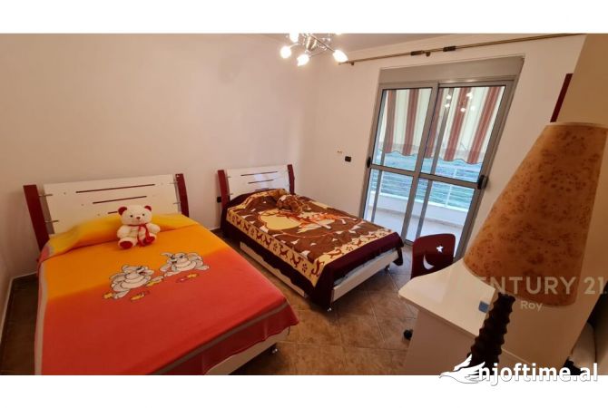 Shtepi ne shitje Apartament ne Durres, 2+1, Mobilimi E mobiluar, Pagesa 112,500  Euro.