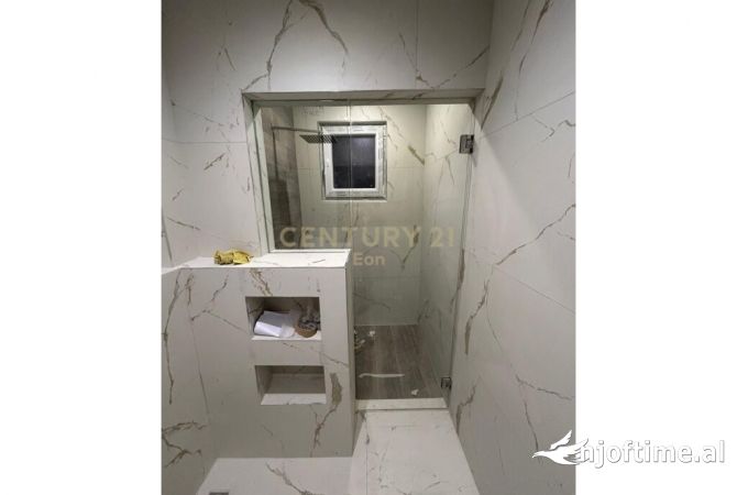 Shtepi ne shitje Apartament ne Durres, 2+1, Mobilimi Bosh, pa mobiluar, Pagesa 90,000  Euro.