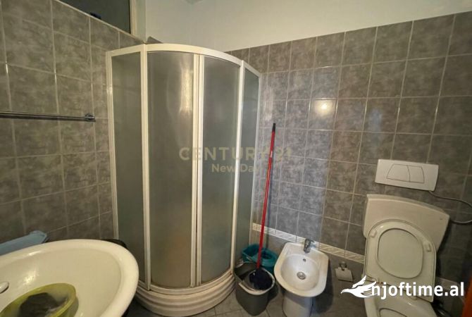 Shtepi ne shitje Apartament ne Durres, 2+1, Mobilimi E mobiluar, Pagesa 90,000  Euro.