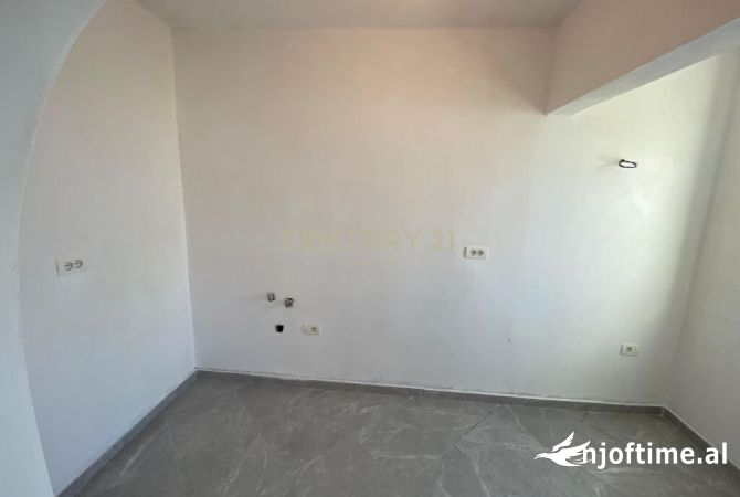 Shtepi ne shitje 1+1 ne Durres - 65,000 Euro