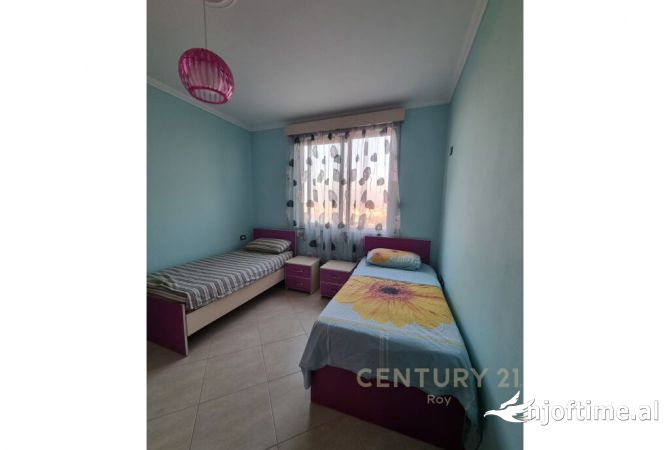 Shtepi ne shitje Apartament ne Durres, 2+1, Mobilimi E mobiluar, Pagesa 125,000  Euro.