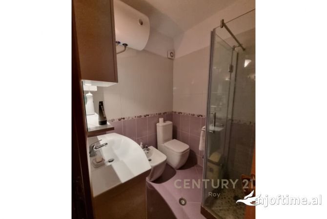 Shtepi ne shitje Apartament ne Durres, 2+1, Mobilimi E mobiluar, Pagesa 125,000  Euro.