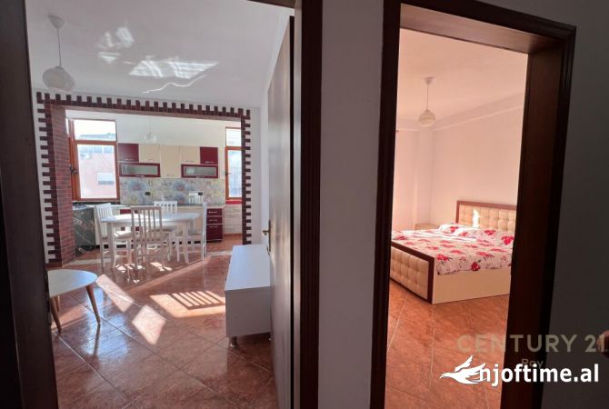 Shtepi ne shitje Apartament ne Durres, 2+1, Mobilimi E mobiluar, Pagesa 77,000  Euro.