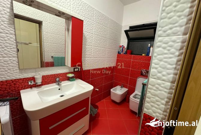 Shtepi ne shitje Apartament ne Durres, 1+1, Mobilimi E mobiluar, Pagesa 80,000  Euro.