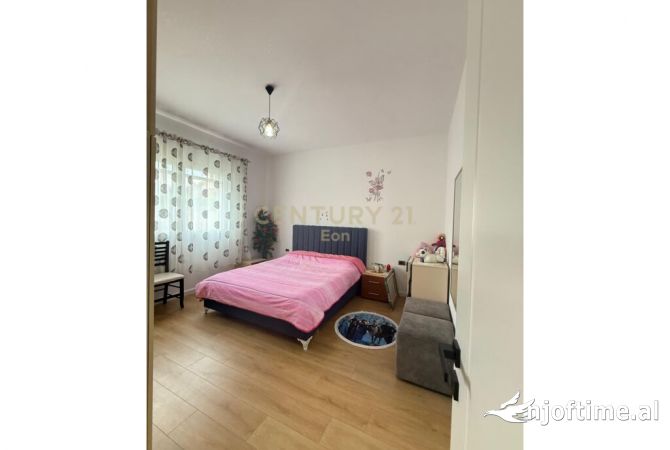 Shtepi ne shitje Shtepi Private ne Durres, 3+1, Mobilimi E mobiluar, Pagesa 150,000  Euro.