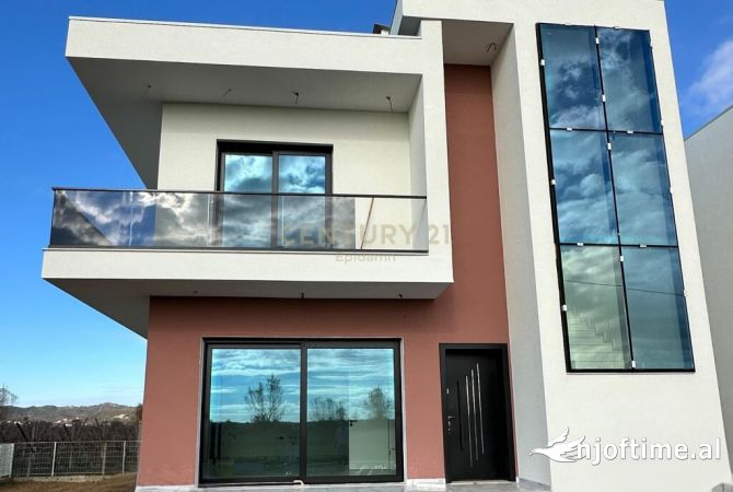 Shtepi ne shitje 4+1 ne Durres - 270,000 Euro