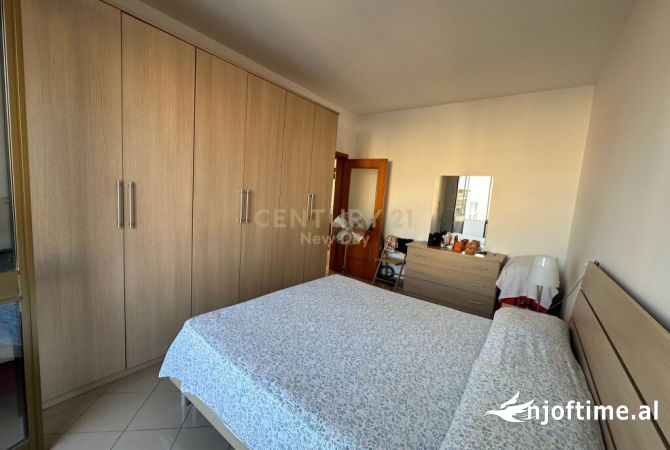 Shtepi ne shitje Apartament ne Durres, 2+1, Mobilimi Bosh, pa mobiluar, Pagesa 105,000  Euro.