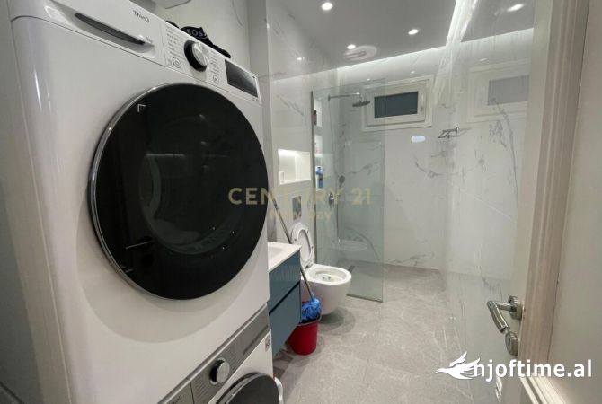 Shtepi ne shitje Apartament ne Durres, 2+1, Mobilimi E mobiluar, Pagesa 165,000  Euro.