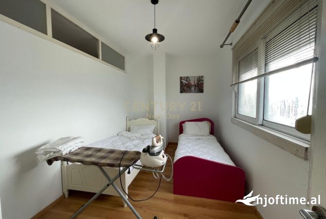 Shtepi ne shitje Apartament ne Durres, 2+1, Mobilimi E mobiluar, Pagesa 165,000  Euro.