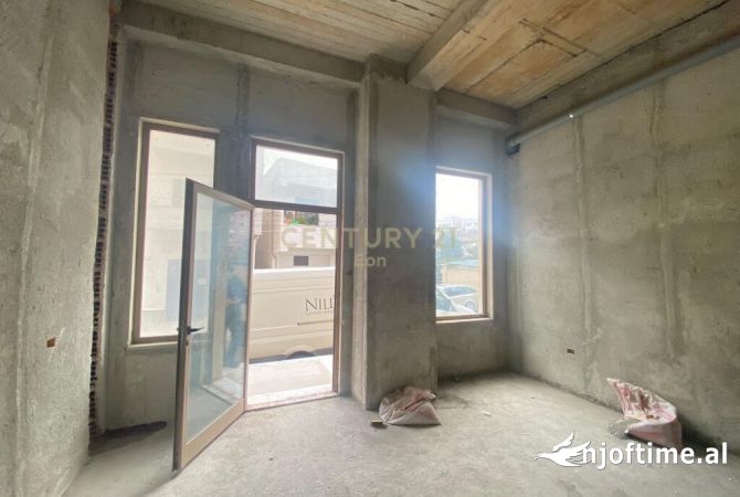 Ambient biznesi ne shitje 1+1 ne Durres - 100,000 Euro