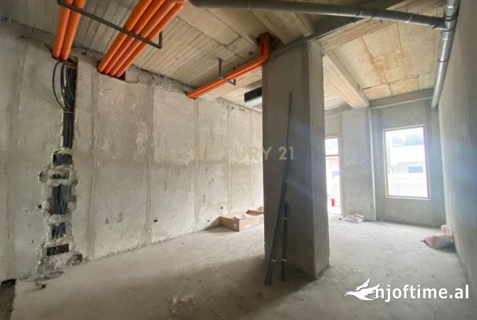 Ambient biznesi ne shitje 1+1 ne Durres - 100,000 Euro