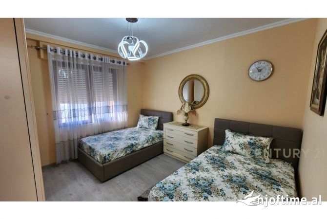 Shtepi ne shitje Apartament ne Durres, 2+1, Mobilimi E mobiluar, Pagesa 215,000  Euro.