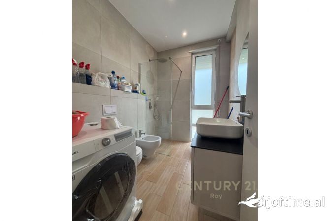 Shtepi ne shitje Apartament ne Durres, 2+1, Mobilimi E mobiluar, Pagesa 335,000  Euro.