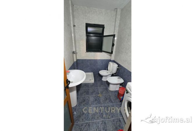 Shtepi ne shitje Apartament ne Durres, 2+1, Mobilimi Pjeserisht e mobiluar, Pagesa 85,000  Euro.