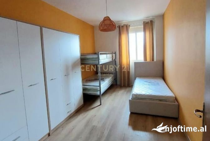 Shtepi ne shitje Apartament ne Durres, 2+1, Mobilimi E mobiluar, Pagesa 150,000  Euro.