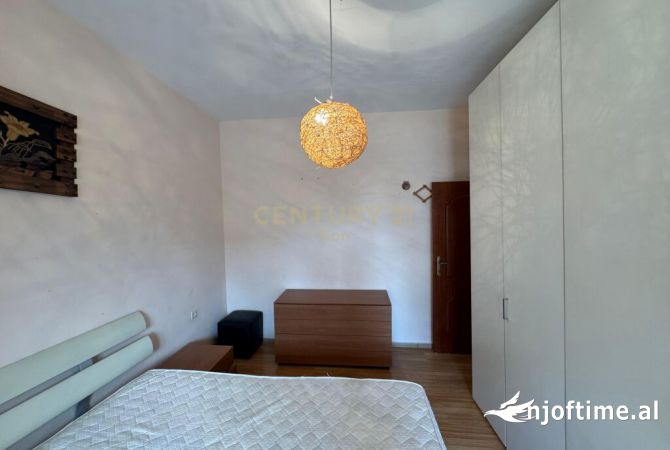 Shtepi ne shitje Apartament ne Durres, 3+1, Mobilimi Pjeserisht e mobiluar, Pagesa 93,000  Euro.