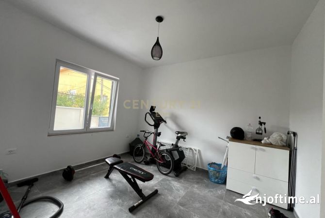 Shtepi ne shitje Apartament ne Durres, 4+1, Mobilimi E mobiluar, Pagesa 285,000  Euro.