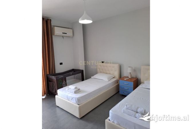 Shtepi ne shitje Apartament ne Durres, 2+1, Mobilimi E mobiluar, Pagesa 140,000  Euro.