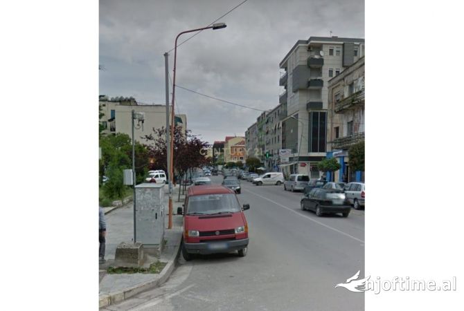 Ambiente Commerciale in Vendita 2+1 a Durazzo - 320,000 Euro