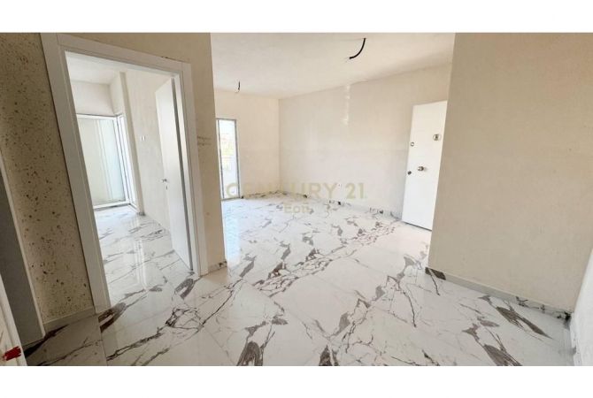 Shtepi ne shitje Apartament ne Durres, 1+1, Mobilimi Bosh, pa mobiluar, Pagesa 89,278  Euro.