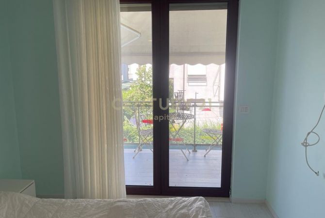 Shtepi ne shitje Vila Luksoze ne Durres, 3+1, Mobilimi E mobiluar, Pagesa 550,000  Euro.