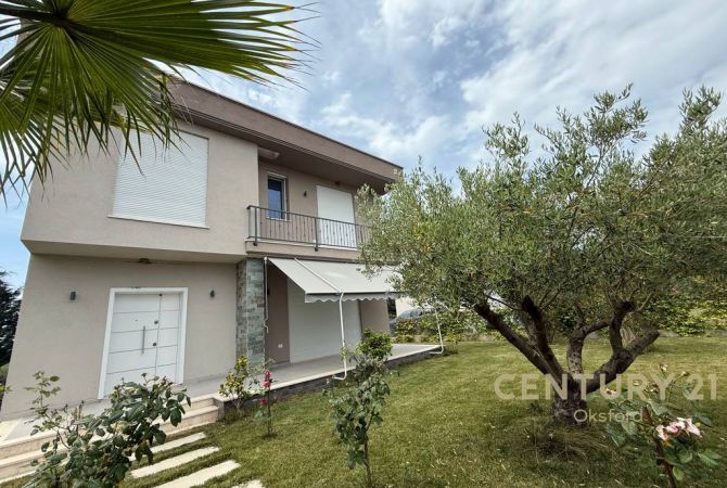 Shtepi ne shitje Vila Luksoze ne Durres, 3+1, Mobilimi E mobiluar, Pagesa 440,000  Euro.